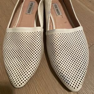 Steve Madden Shoes - Steve Madden laser-cut flats Steve Madden Shoes - Steve Madden laser-cut flats